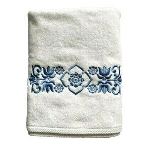 Avanti Scroll Bath Towels White Blue Embroidered Bathroom 27x50" Set of 2